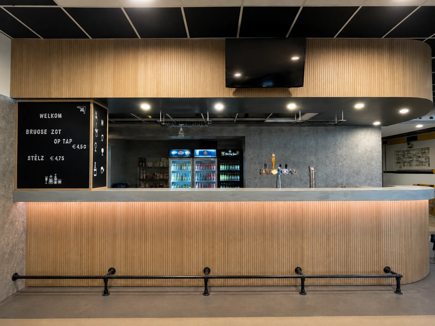 Nieuwe moderne bar van RKSV Brakkenstein